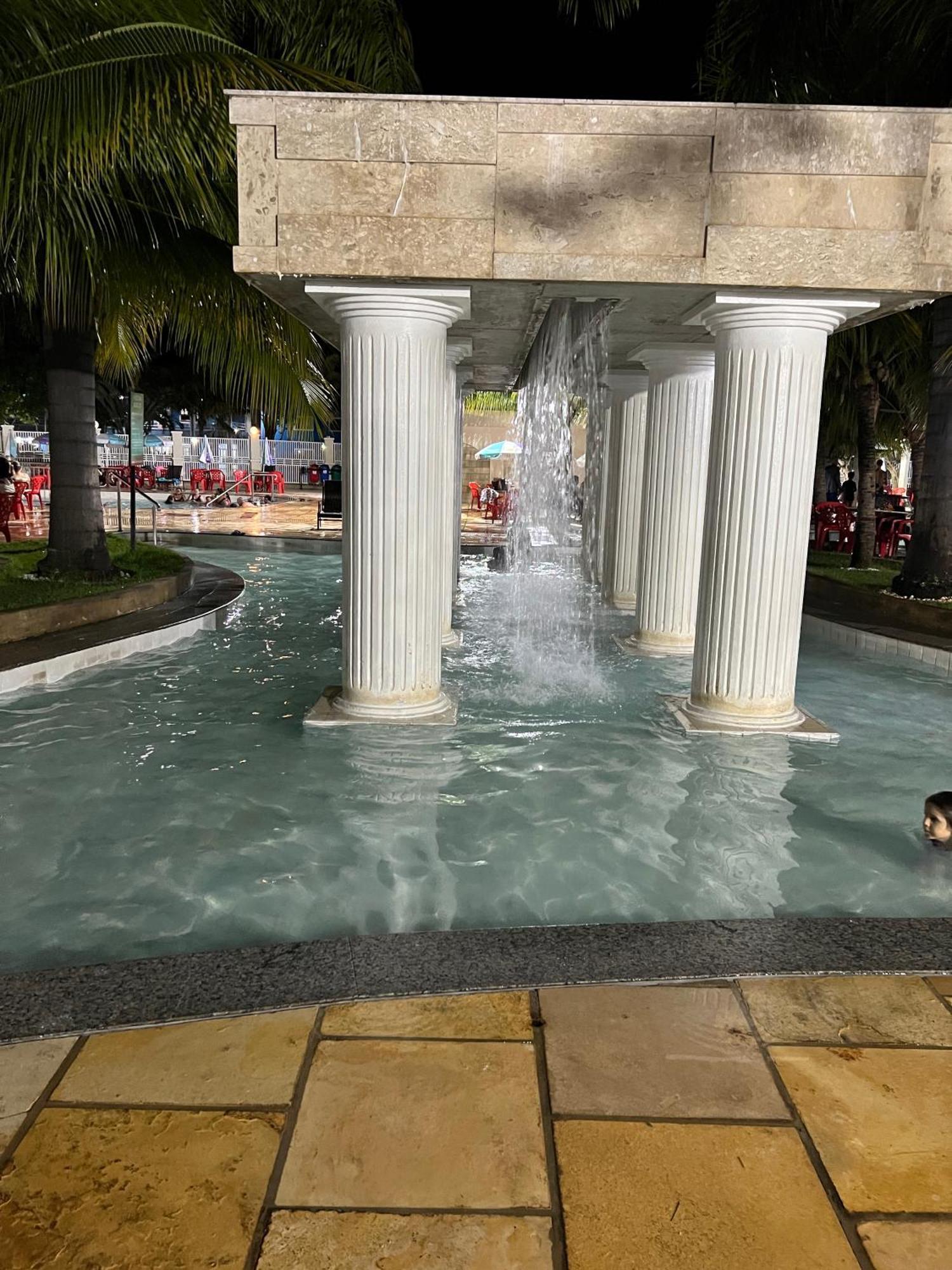 Apto Completo Com Parque Aquatico 24 Horas Lacqua Diroma Caldas Novas Exterior foto